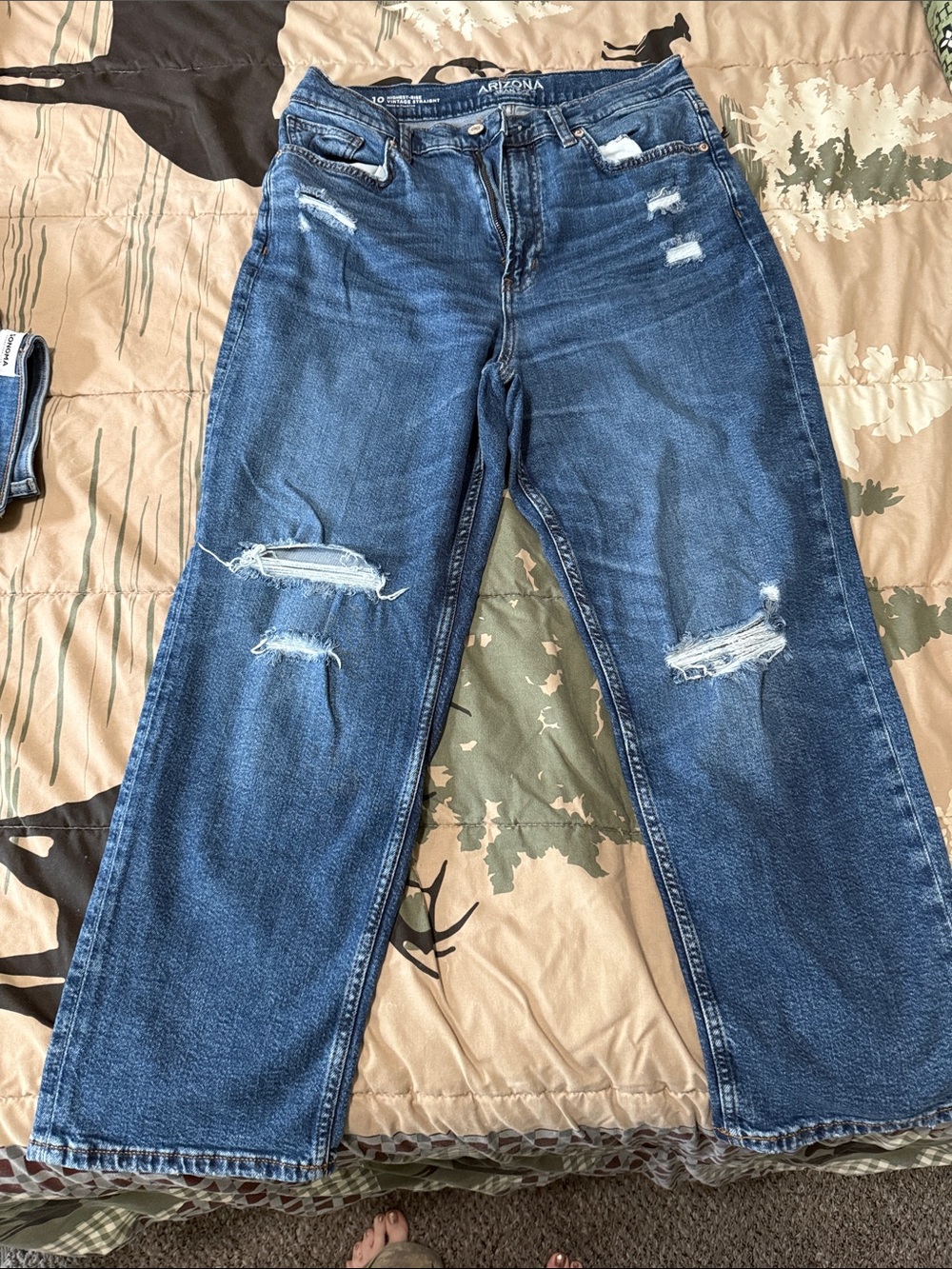 Arizona Jean Company Relaxed Distressed Dark Blue Jeans